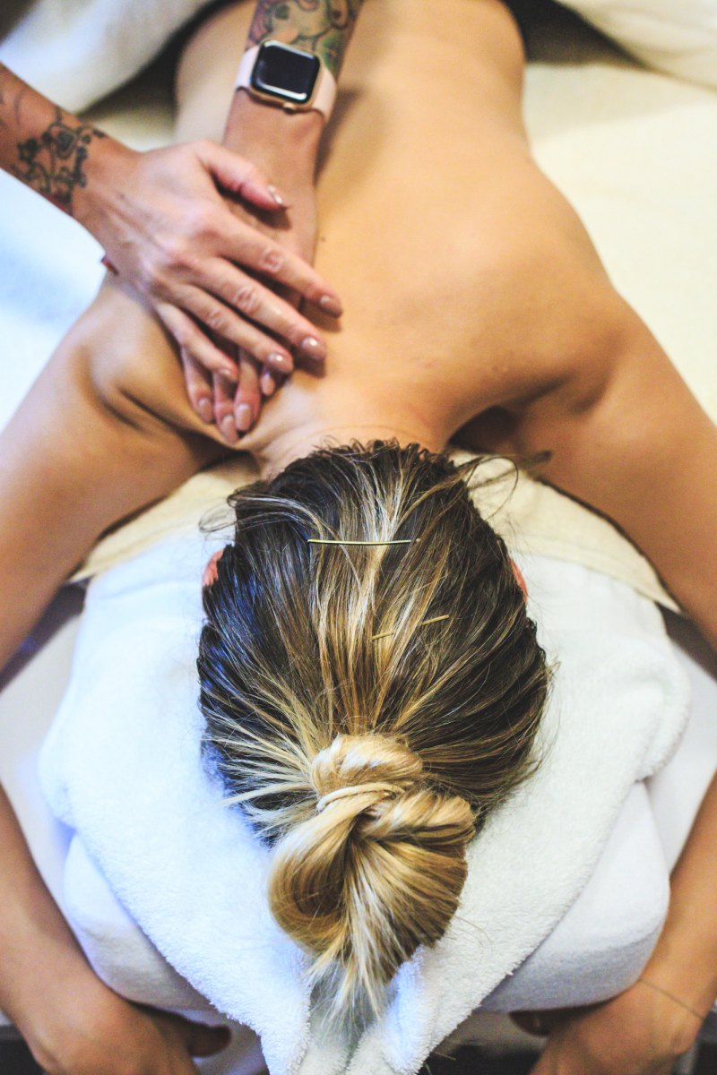  The Treatment Room Signature 45 Minute Back, Neck & Shoulder Massage