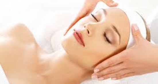 Ultra Signature 60 Minute Facial