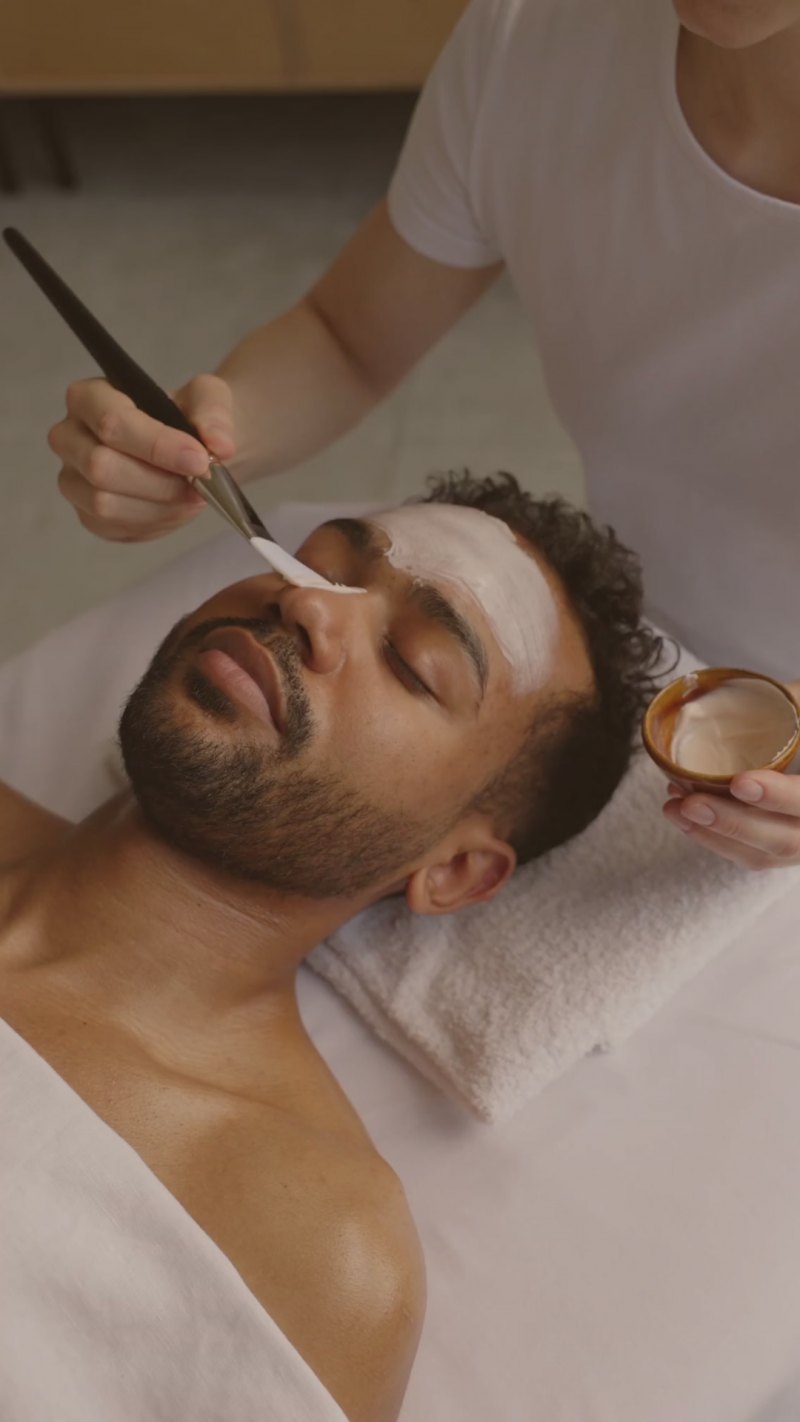 Men's Signature Hydrofacial