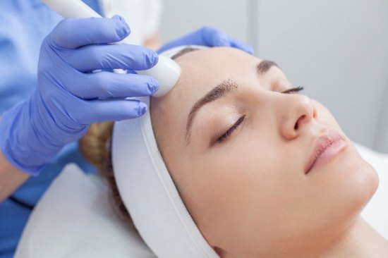 Mesotherapy Electroporation Facial (Hot and/or Cold Therapy) No Needle.